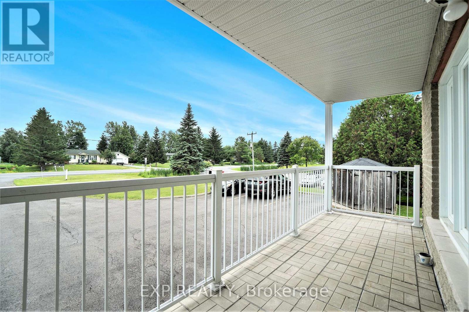 












1 - 525 RUSSELL ROAD

,
Clarence-Rockland,




Ontario
K0A2A0

