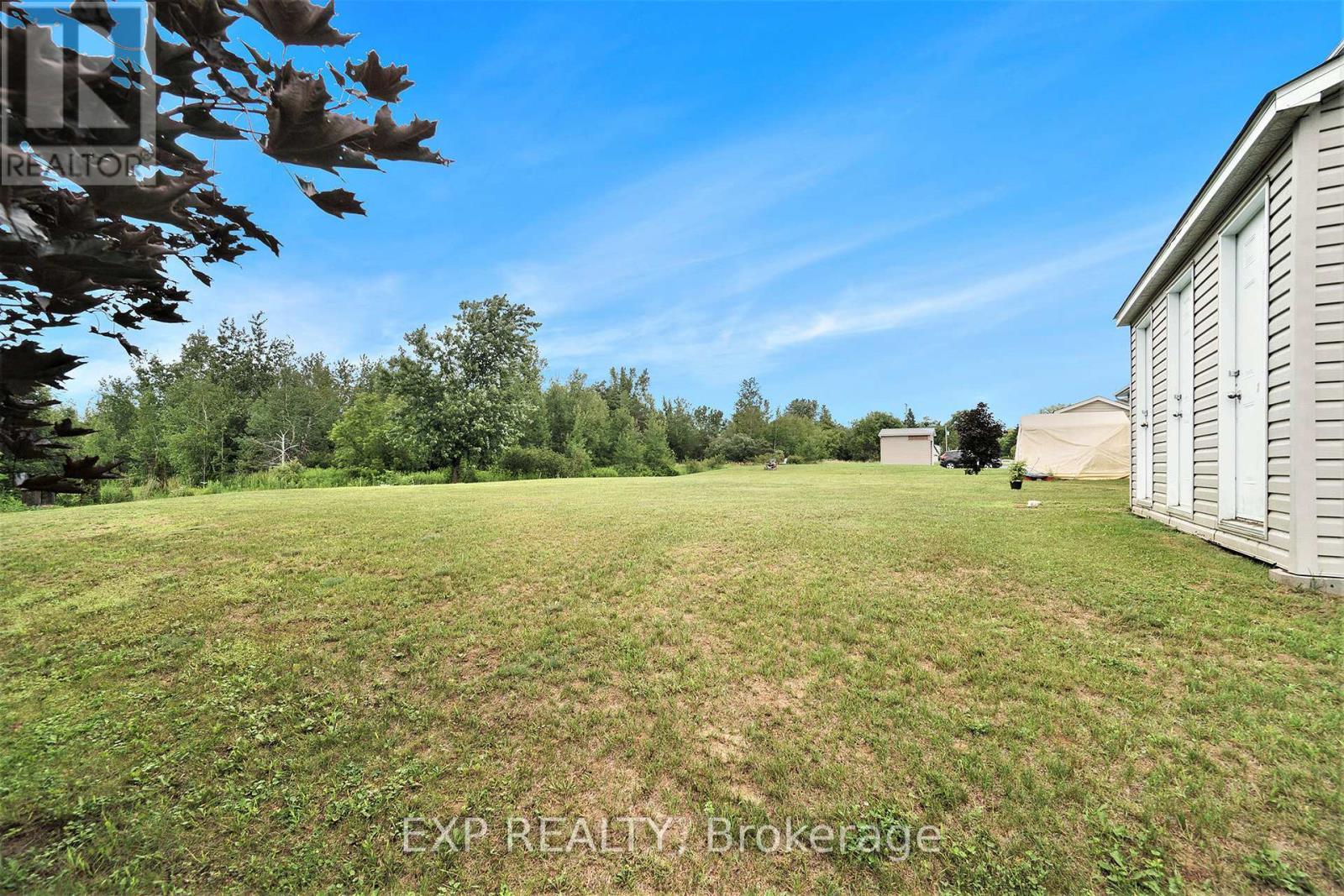 












1 - 525 RUSSELL ROAD

,
Clarence-Rockland,




Ontario
K0A2A0

