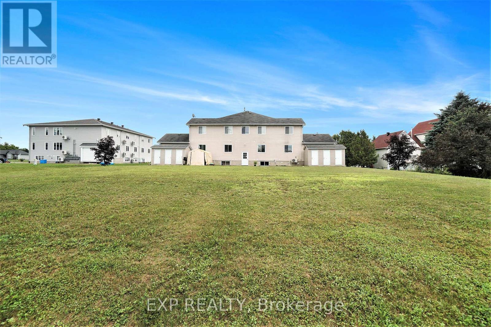 












1 - 525 RUSSELL ROAD

,
Clarence-Rockland,




Ontario
K0A2A0

