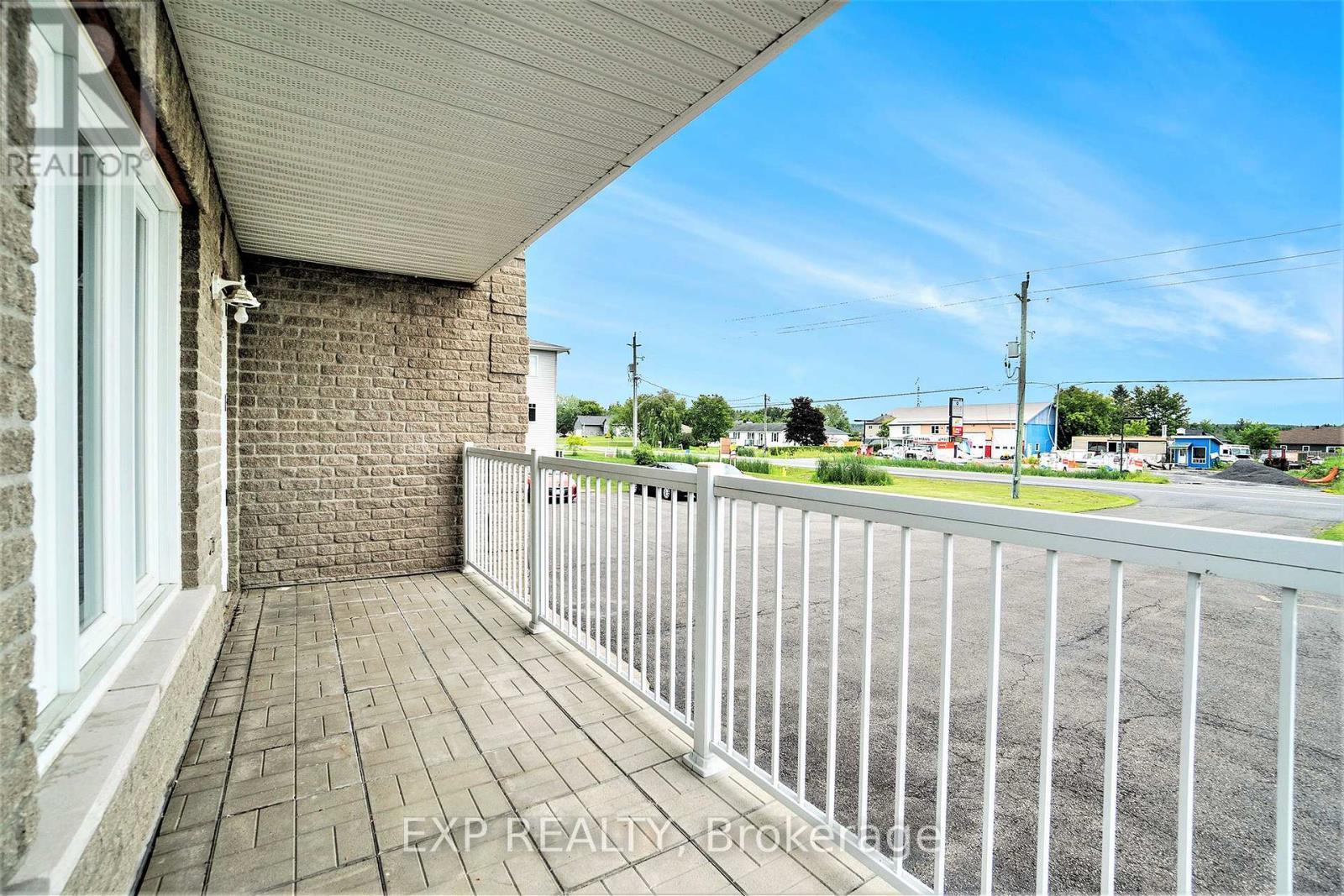 












1 - 525 RUSSELL ROAD

,
Clarence-Rockland,




Ontario
K0A2A0

