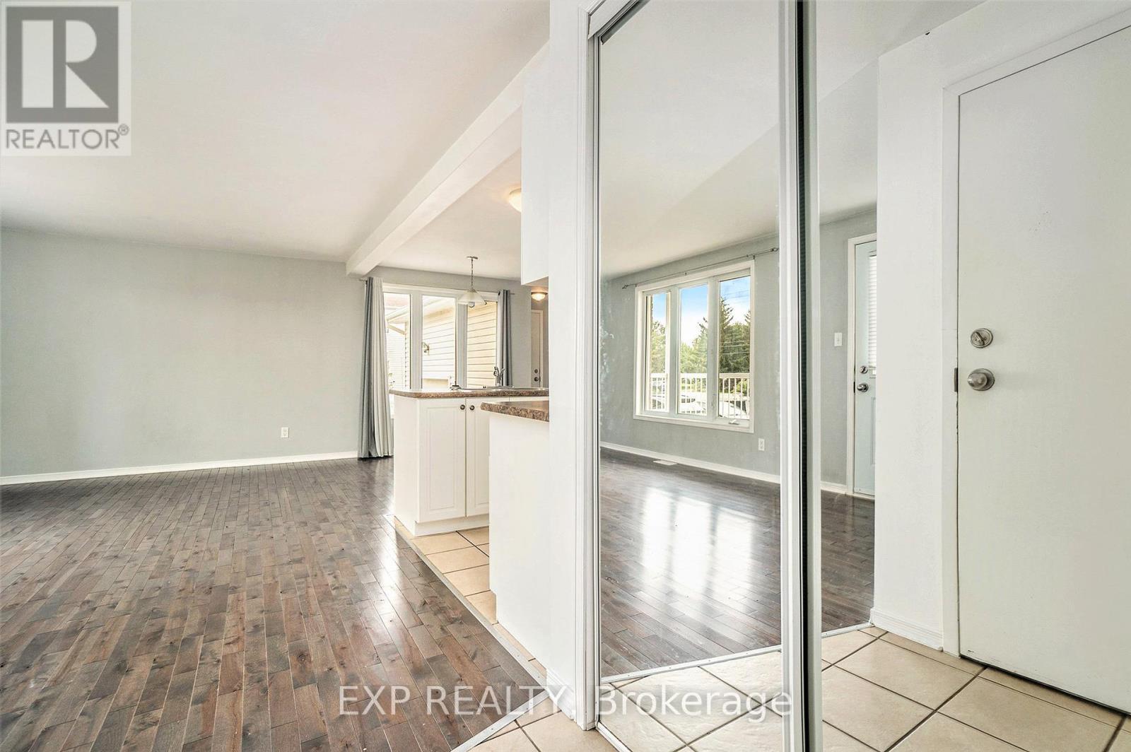 












1 - 525 RUSSELL ROAD

,
Clarence-Rockland,




Ontario
K0A2A0

