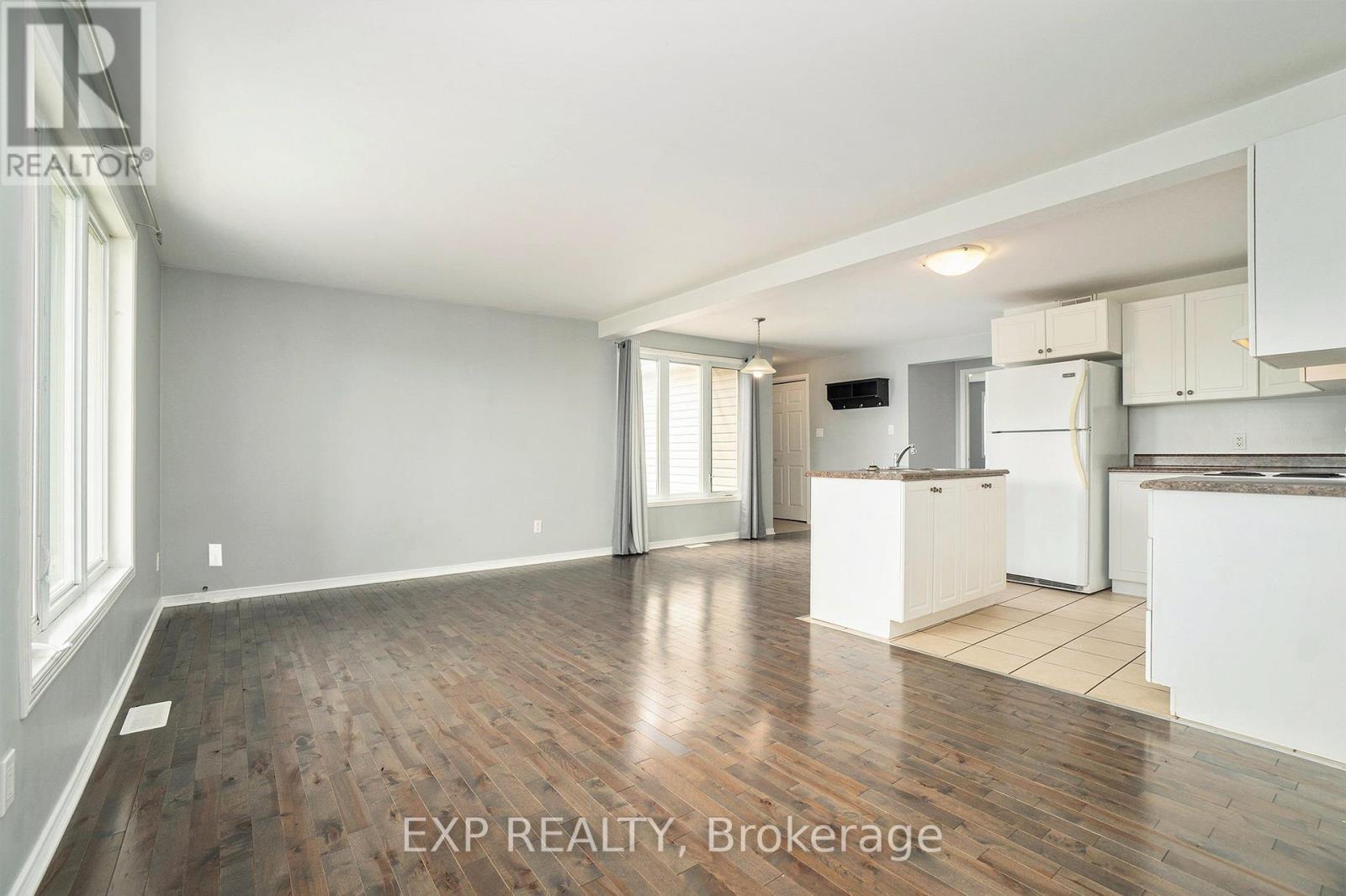 












1 - 525 RUSSELL ROAD

,
Clarence-Rockland,




Ontario
K0A2A0

