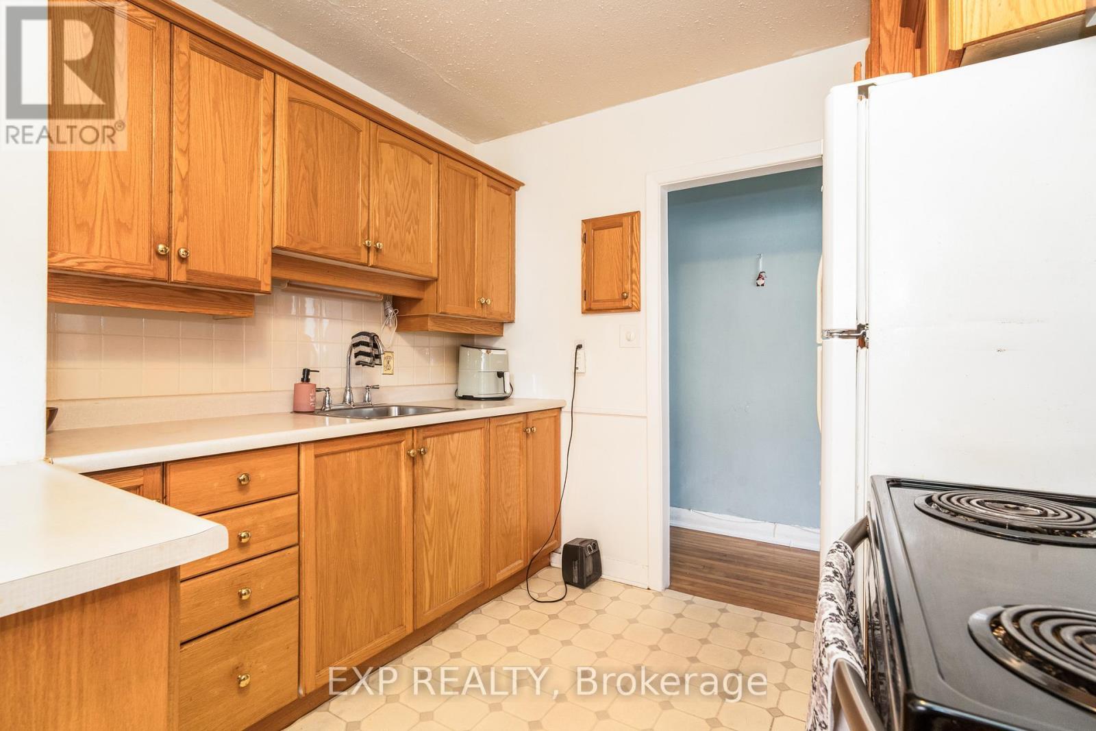 












330 DONALD STREET

,
Ottawa,




Ontario
K1K1M5

