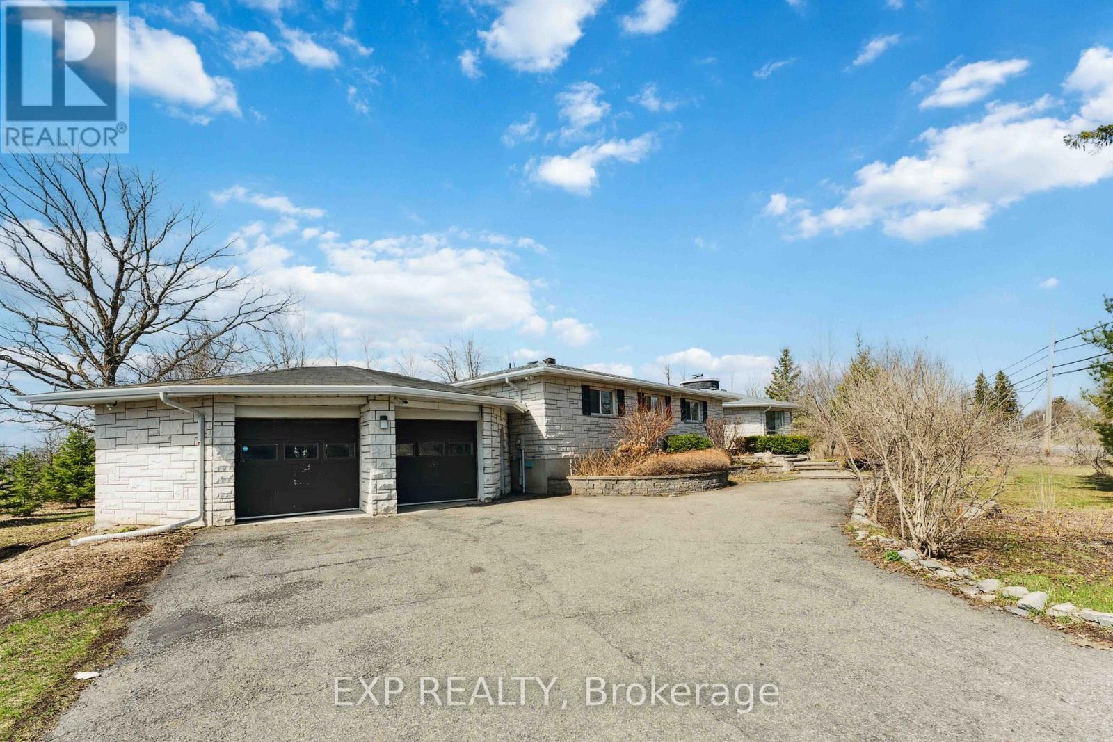 












6974 BANK STREET

,
Ottawa,




Ontario
K0A2P0


