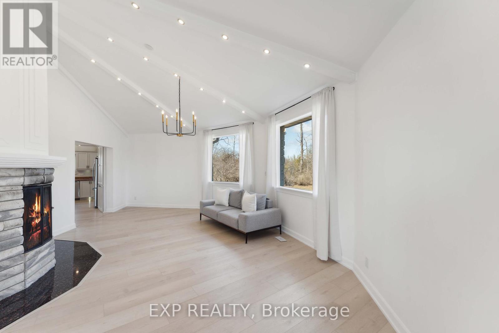 












6974 BANK STREET

,
Ottawa,




Ontario
K0A2P0

