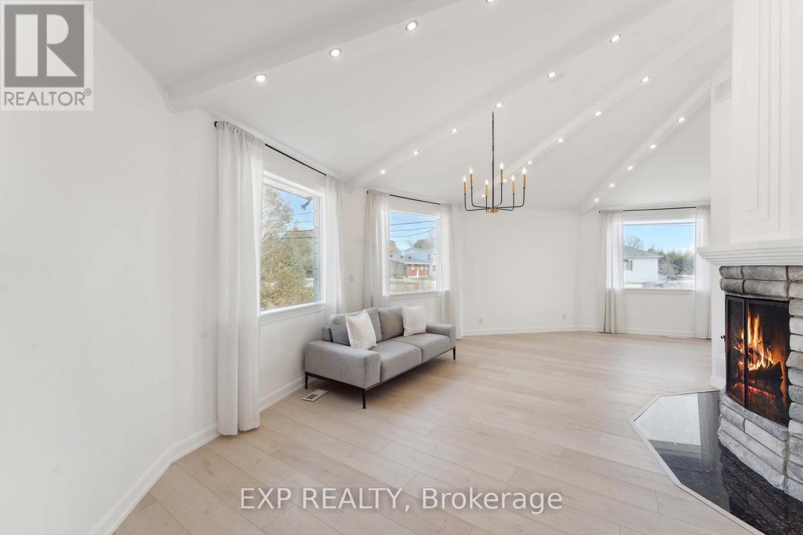 












6974 BANK STREET

,
Ottawa,




Ontario
K0A2P0

