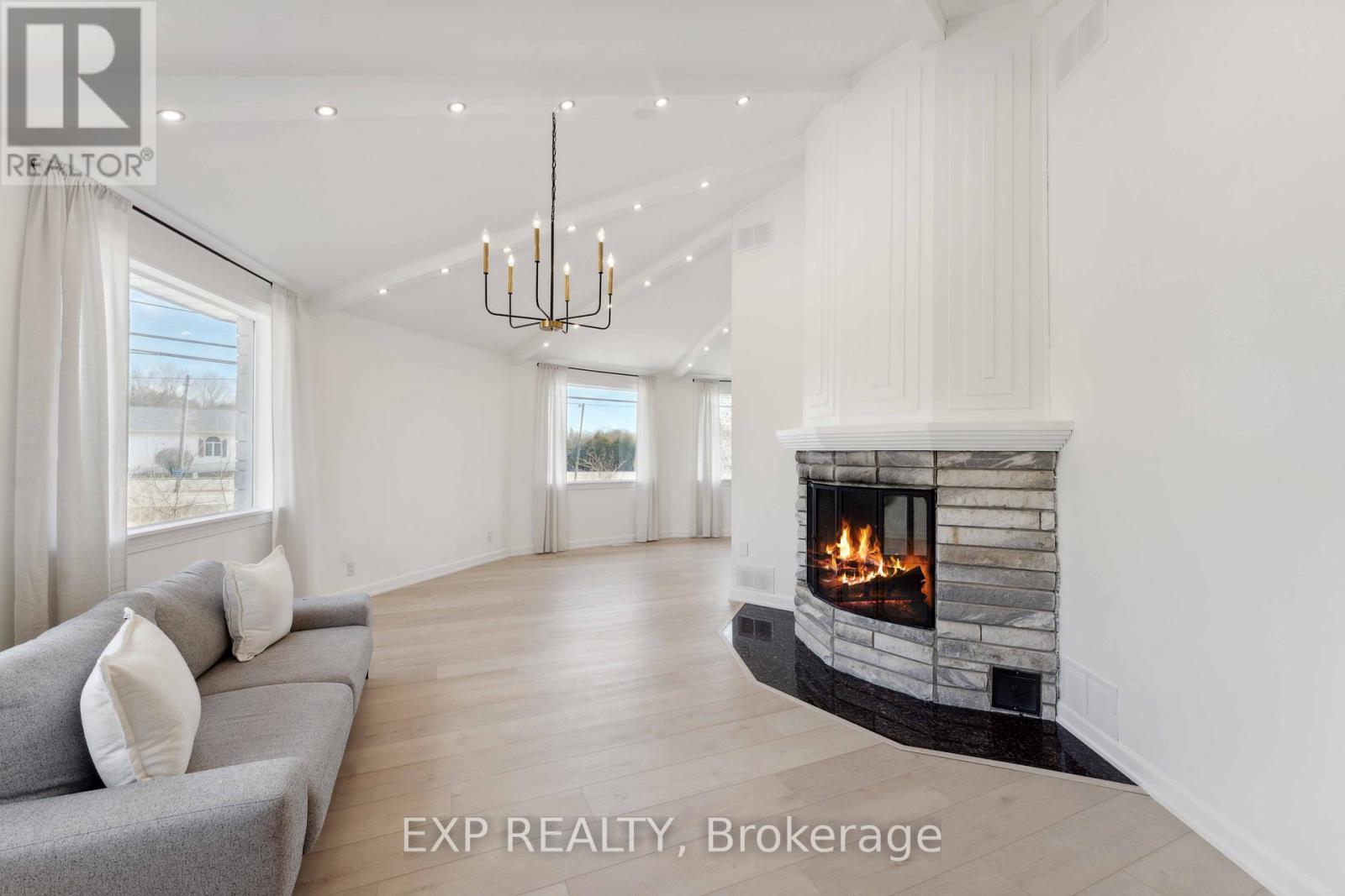 












6974 BANK STREET

,
Ottawa,




Ontario
K0A2P0


