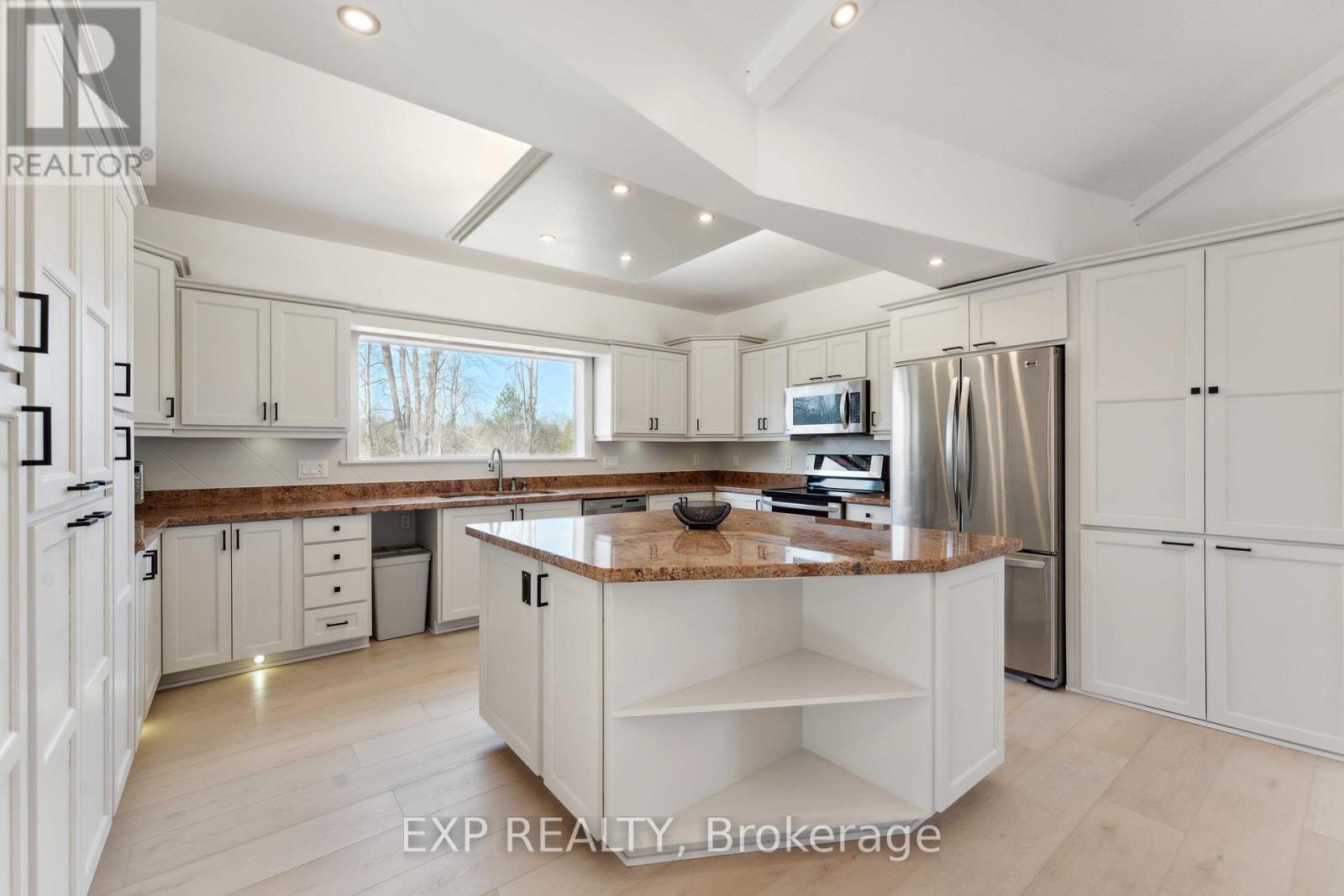 












6974 BANK STREET

,
Ottawa,




Ontario
K0A2P0

