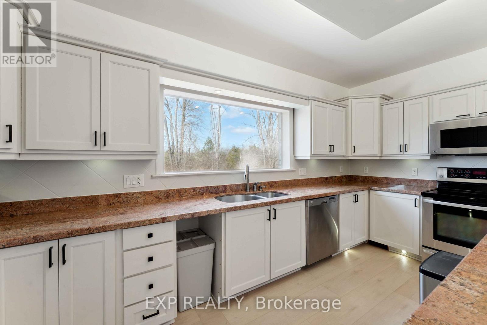 












6974 BANK STREET

,
Ottawa,




Ontario
K0A2P0

