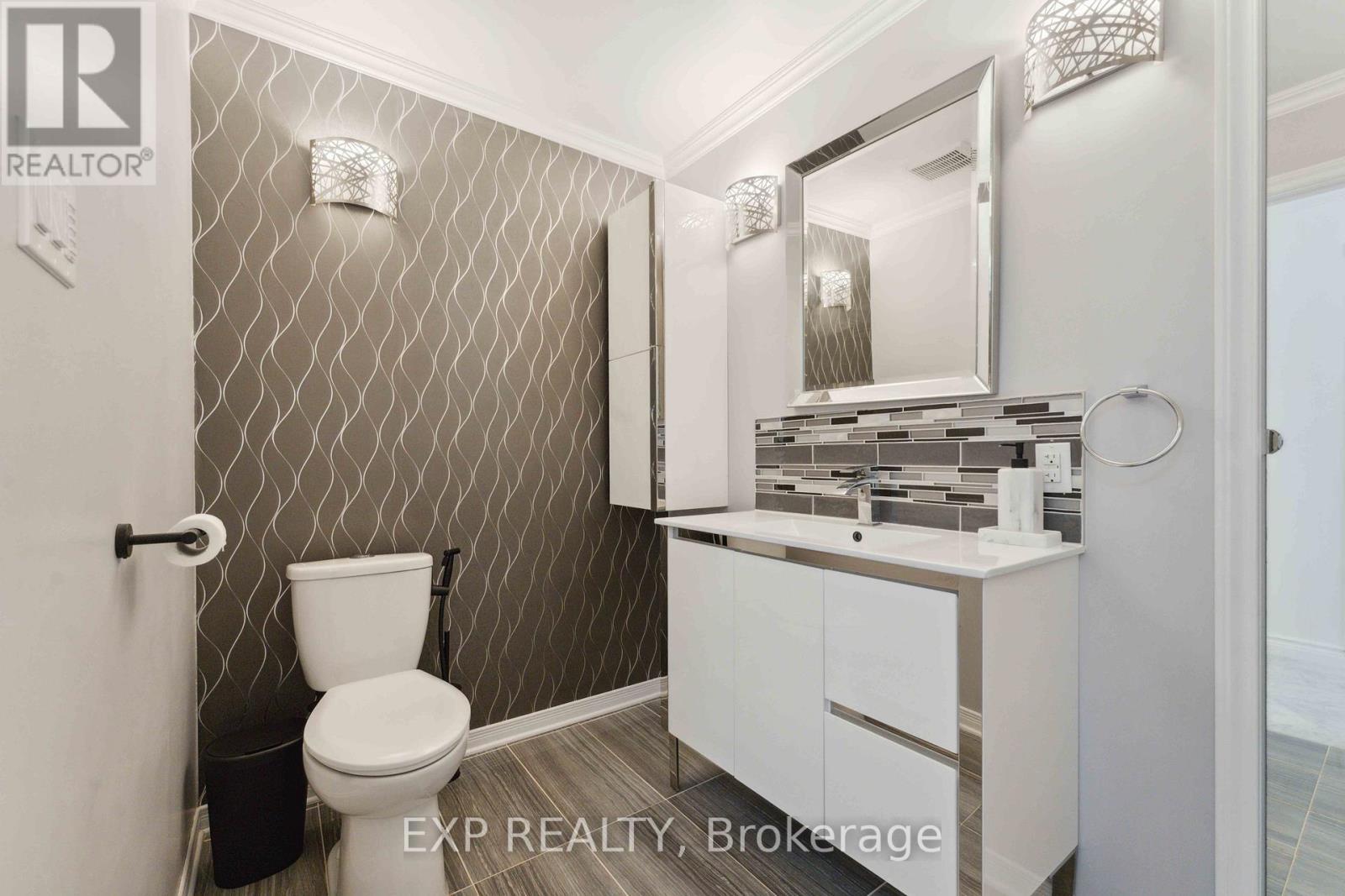 












6974 BANK STREET

,
Ottawa,




Ontario
K0A2P0

