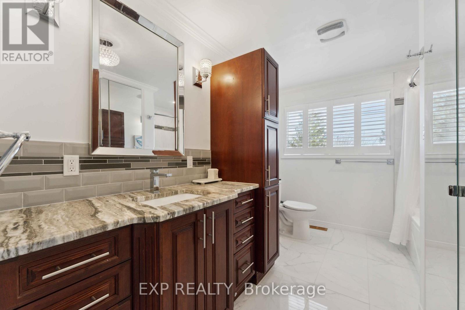 












6974 BANK STREET

,
Ottawa,




Ontario
K0A2P0

