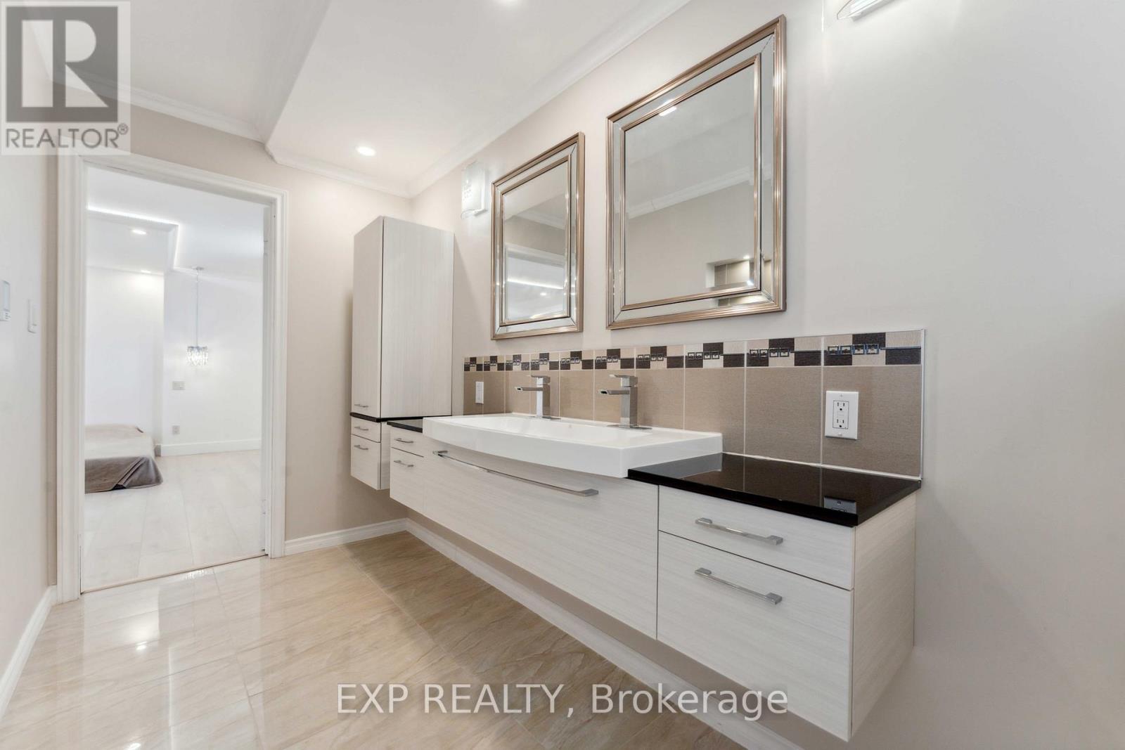 












6974 BANK STREET

,
Ottawa,




Ontario
K0A2P0

