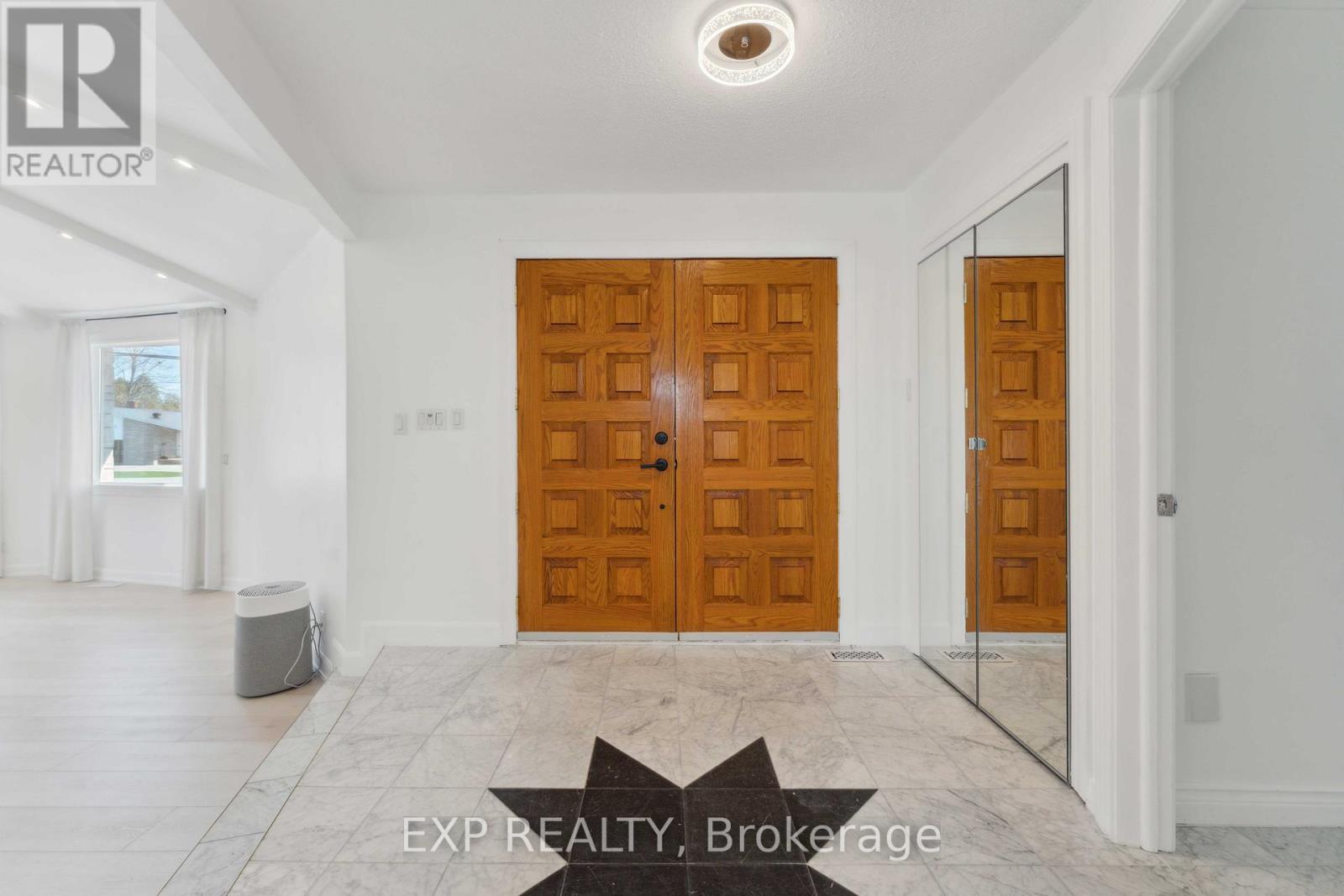 












6974 BANK STREET

,
Ottawa,




Ontario
K0A2P0

