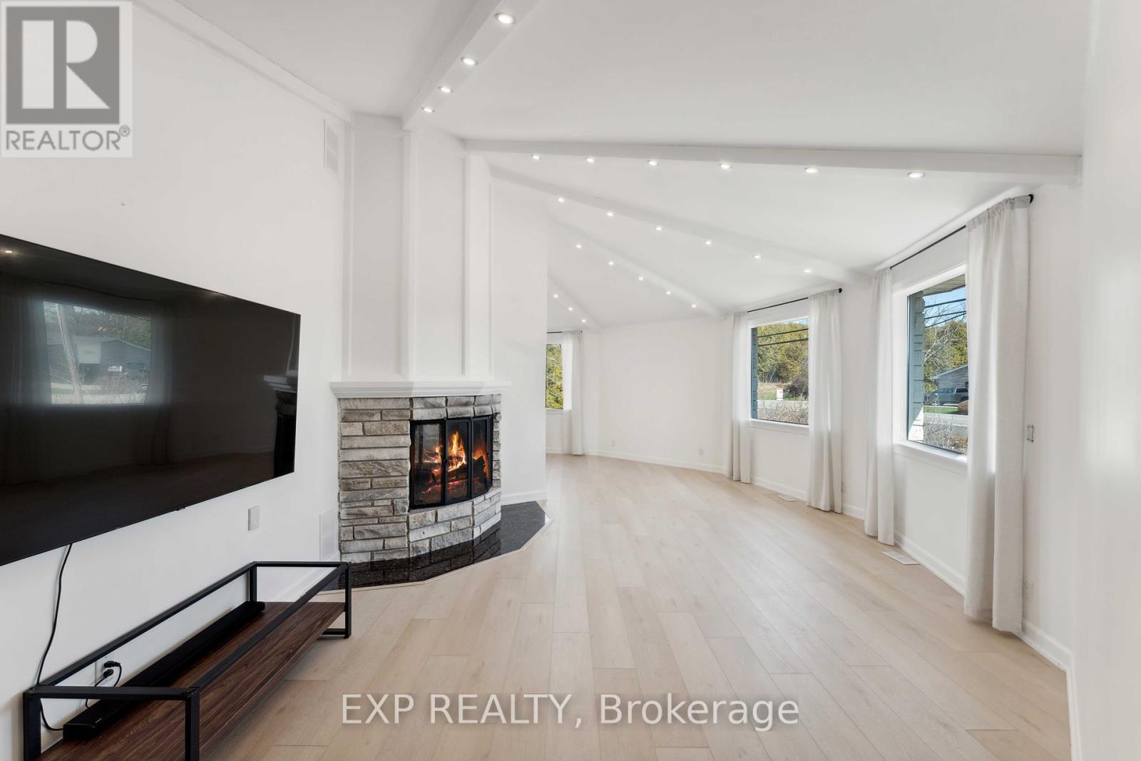 












6974 BANK STREET

,
Ottawa,




Ontario
K0A2P0

