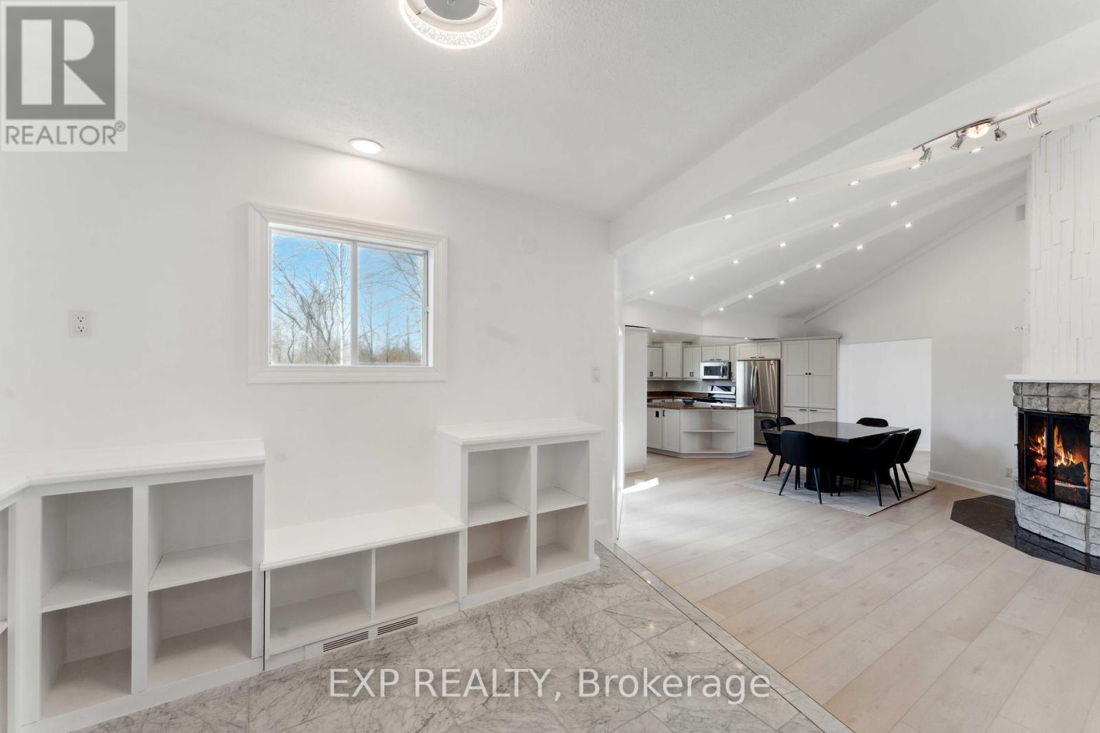 












6974 BANK STREET

,
Ottawa,




Ontario
K0A2P0


