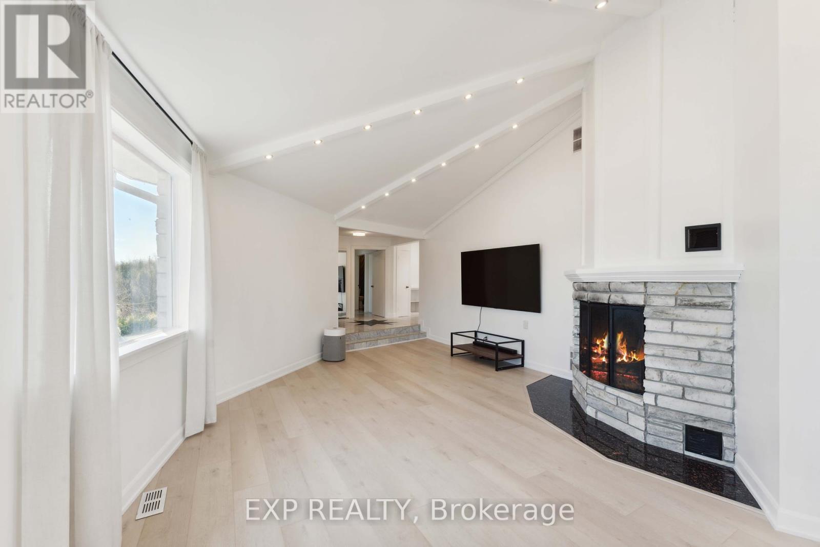 












6974 BANK STREET

,
Ottawa,




Ontario
K0A2P0

