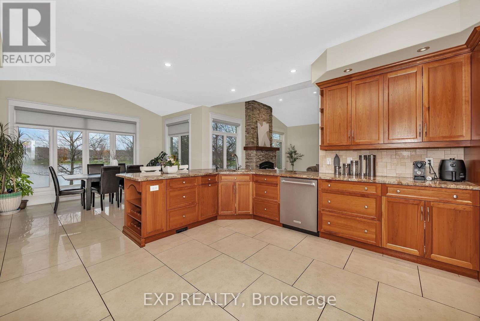 












6703 SUNCREST DRIVE

,
Ottawa,




Ontario
K4P0B4

