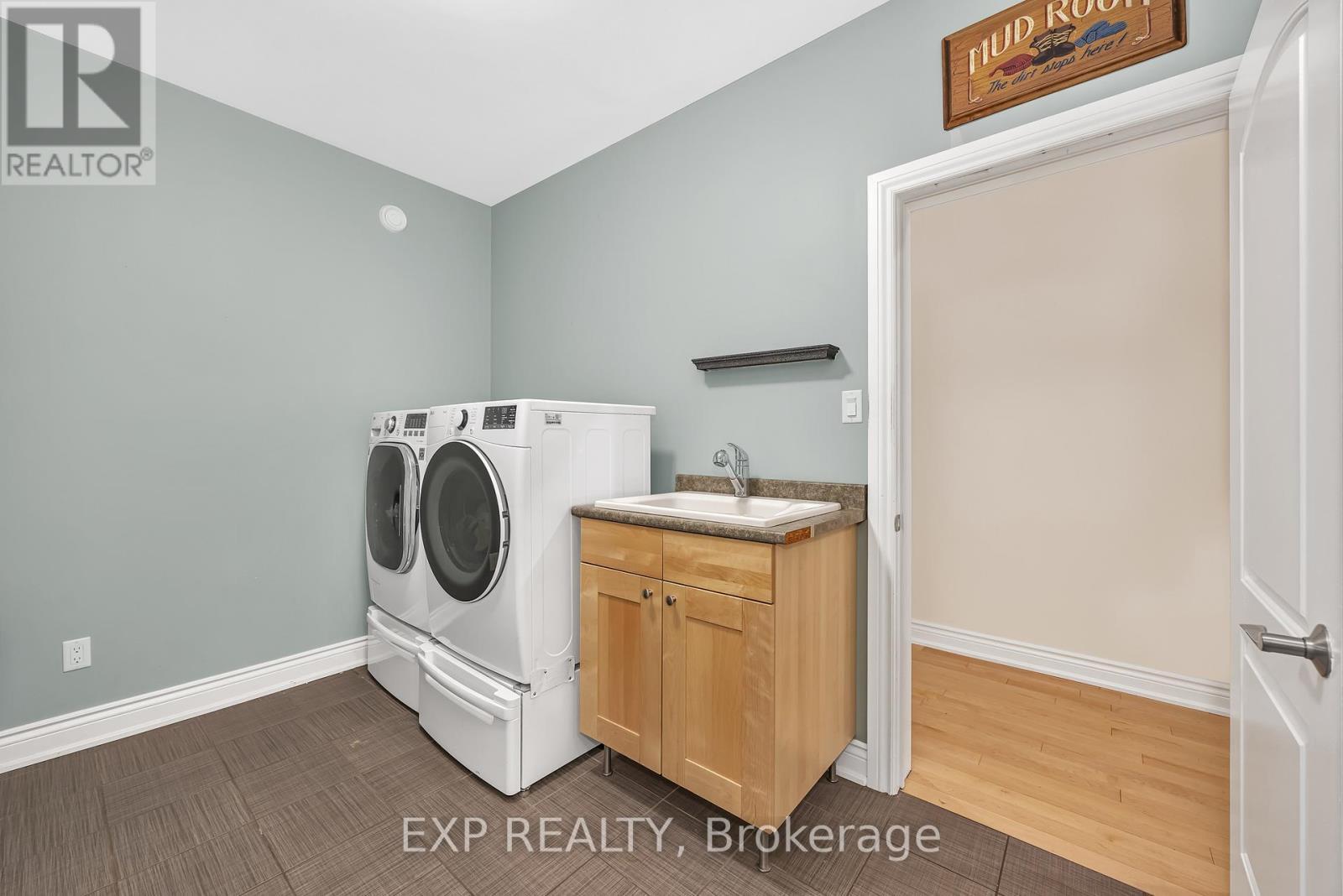 












6703 SUNCREST DRIVE

,
Ottawa,




Ontario
K4P0B4

