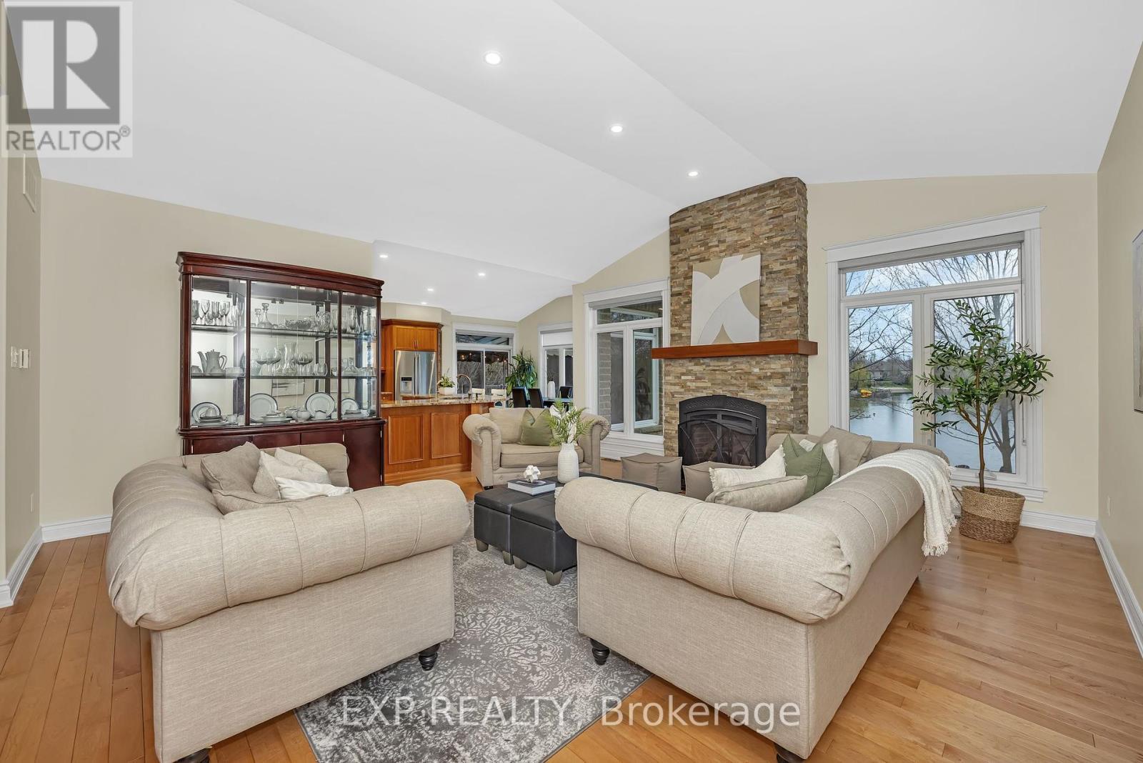












6703 SUNCREST DRIVE

,
Ottawa,




Ontario
K4P0B4


