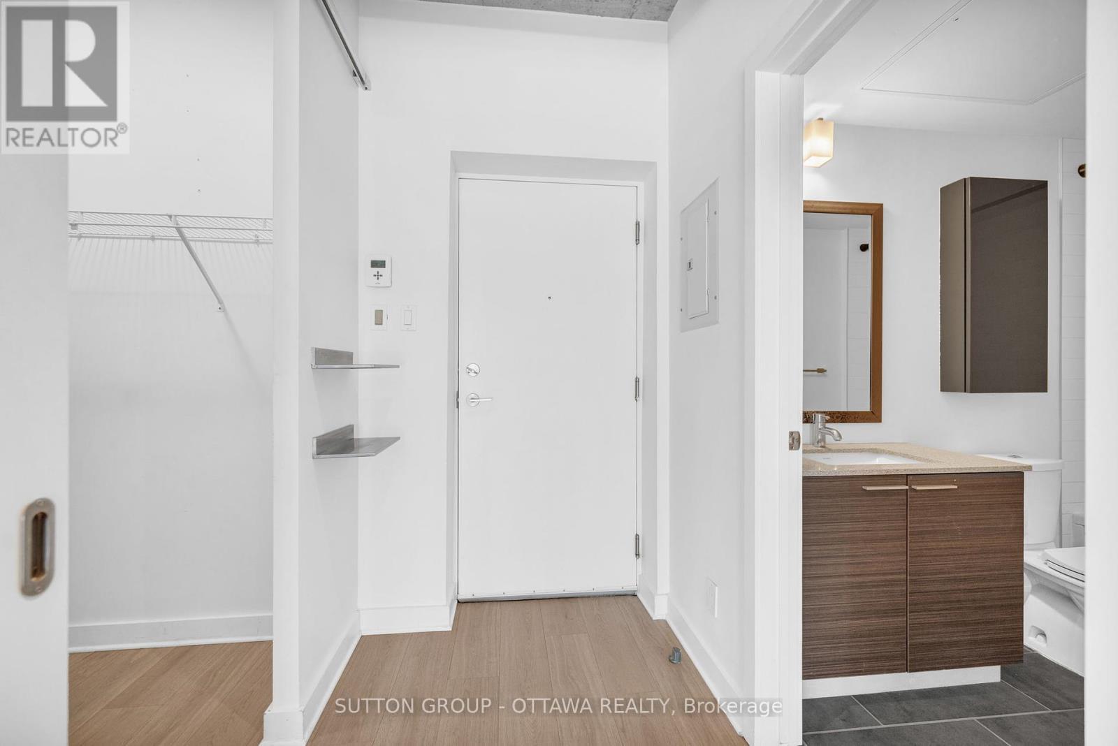












602 - 354 GLADSTONE AVENUE

,
Ottawa,




Ontario
K2P0R4


