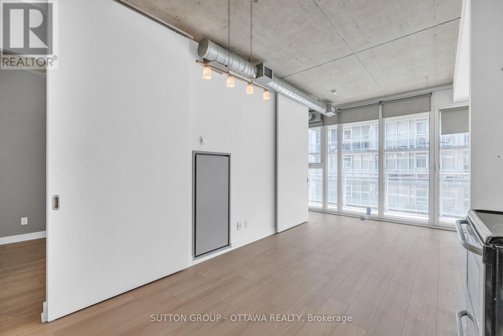 












602 - 354 GLADSTONE AVENUE

,
Ottawa,




Ontario
K2P0R4

