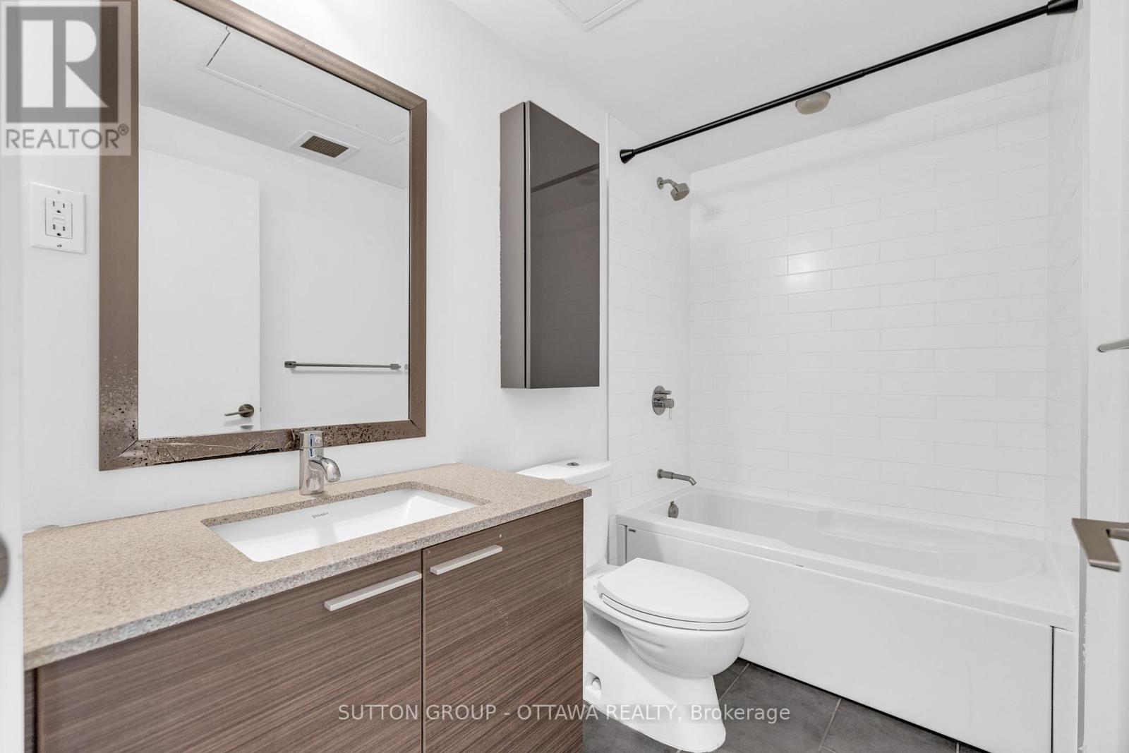 












602 - 354 GLADSTONE AVENUE

,
Ottawa,




Ontario
K2P0R4

