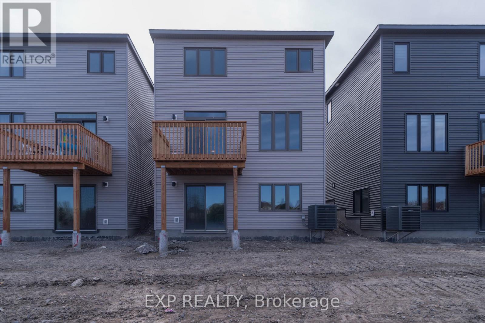 












468 BRIGATINE AVENUE

,
Ottawa,




Ontario
K2S0P9


