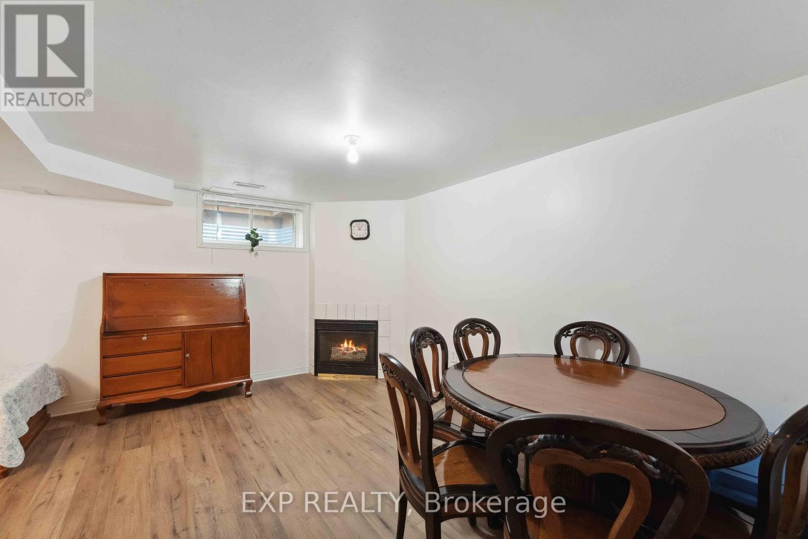 












2595 CROSSCUT TERRACE

,
Ottawa,




Ontario
K1T4A1

