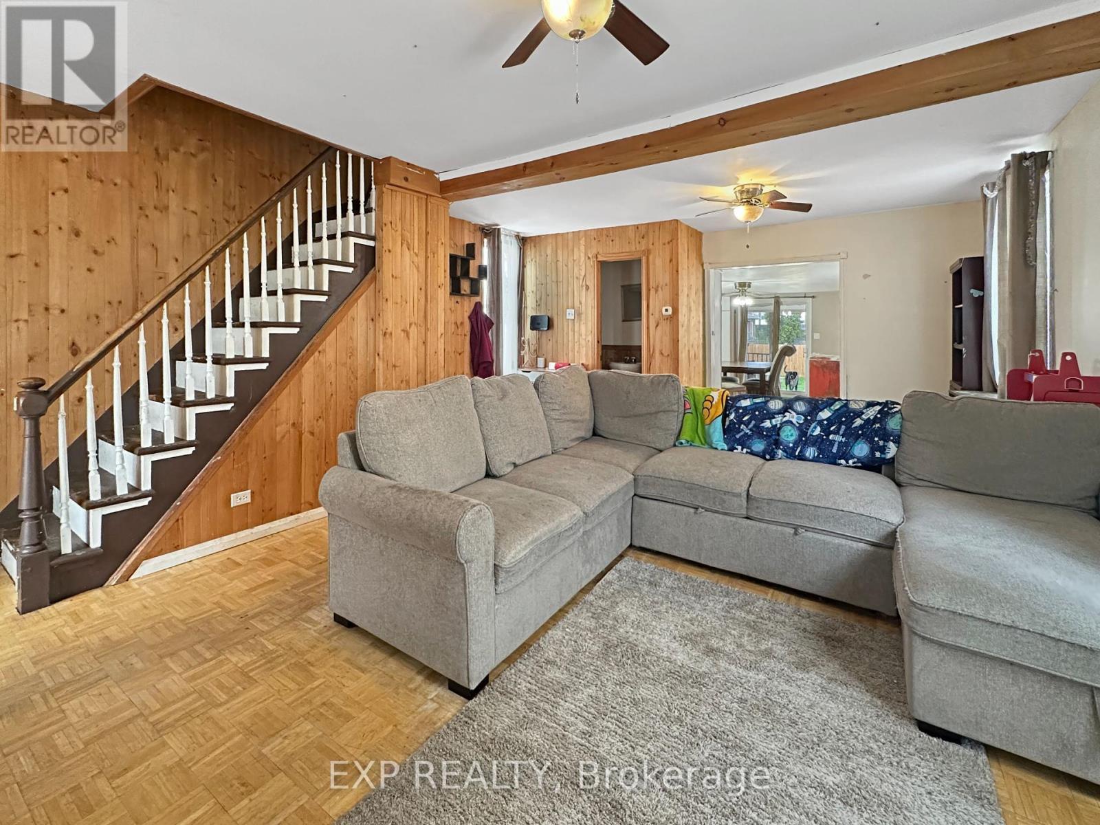 












107 THIRD STREET W

,
Cornwall,




Ontario
K6J2N9

