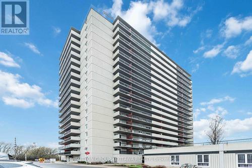 This is a well maintained condominium complex