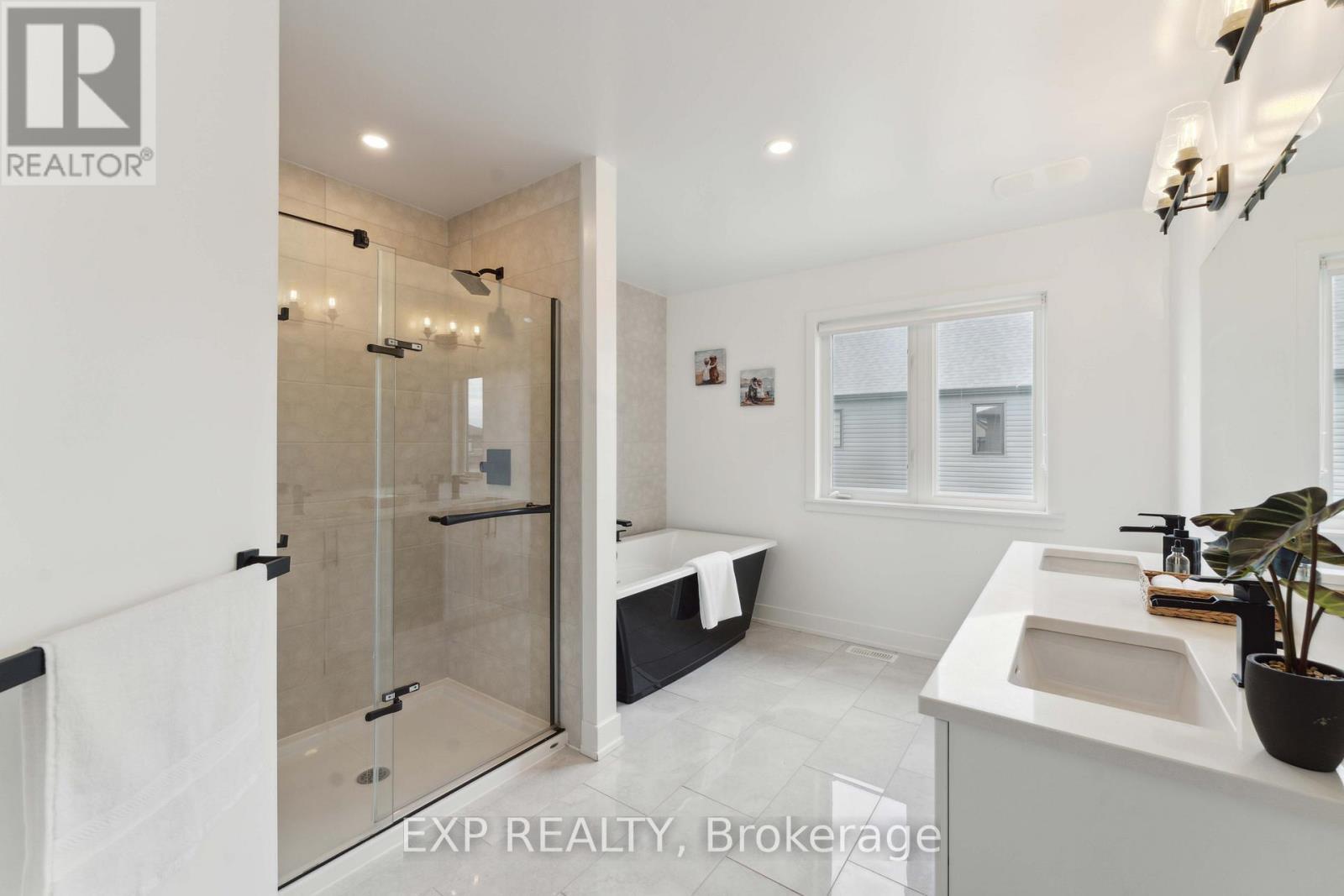 












46 ANDROMEDA ROAD E

,
Ottawa,




Ontario
K4M0K7

