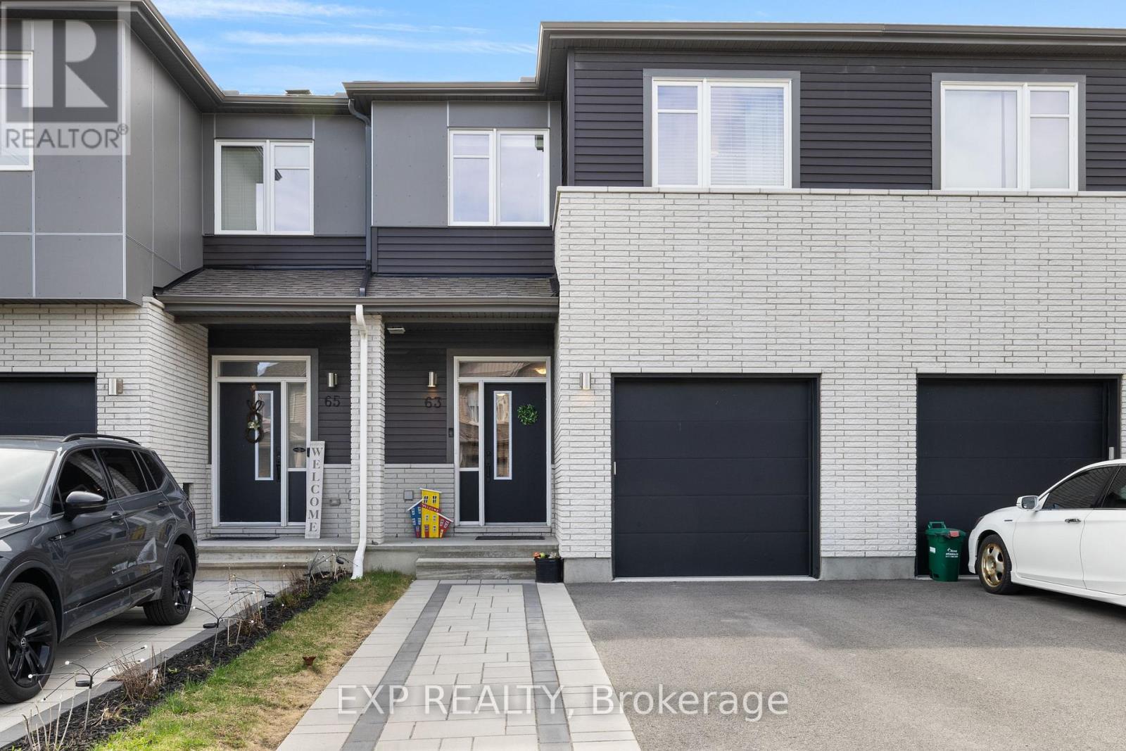 












63 JARDINIERE STREET

,
Ottawa,




Ontario
K2S2K5


