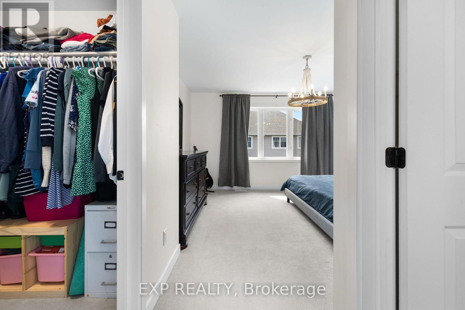 












63 JARDINIERE STREET

,
Ottawa,




Ontario
K2S2K5

