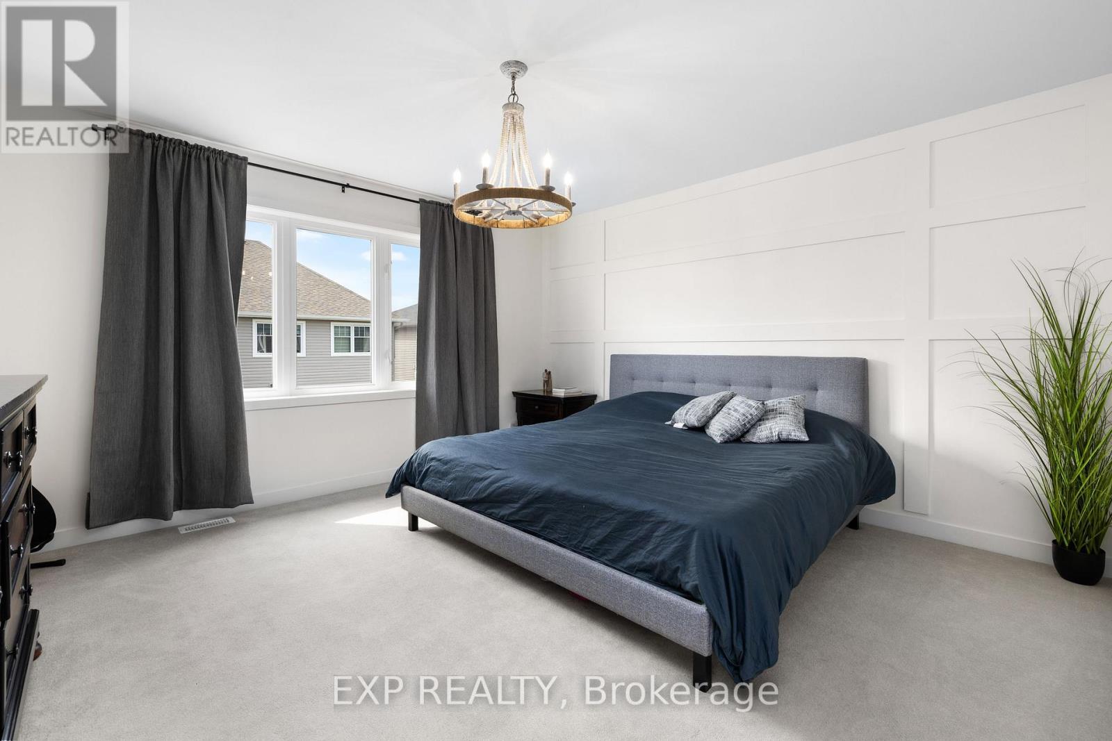 












63 JARDINIERE STREET

,
Ottawa,




Ontario
K2S2K5

