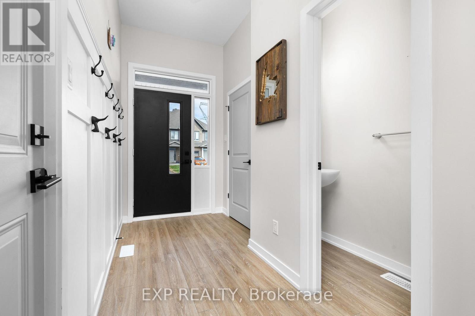 












63 JARDINIERE STREET

,
Ottawa,




Ontario
K2S2K5

