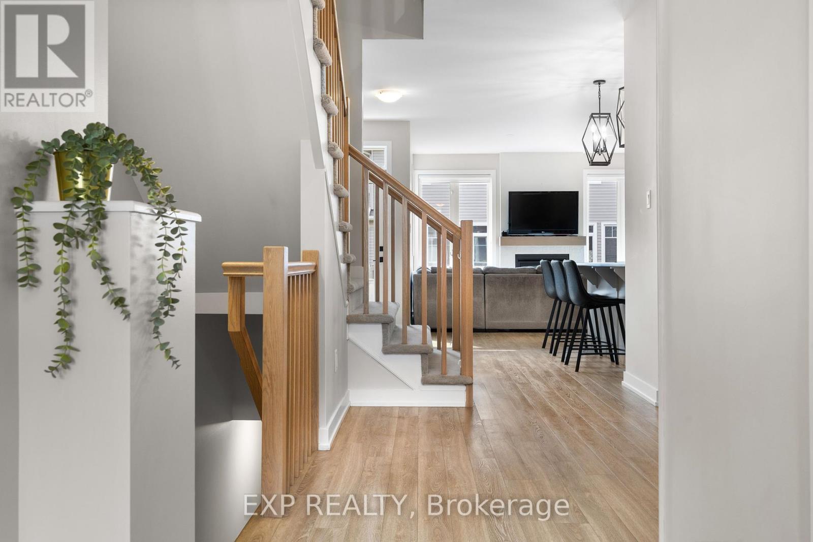 












63 JARDINIERE STREET

,
Ottawa,




Ontario
K2S2K5


