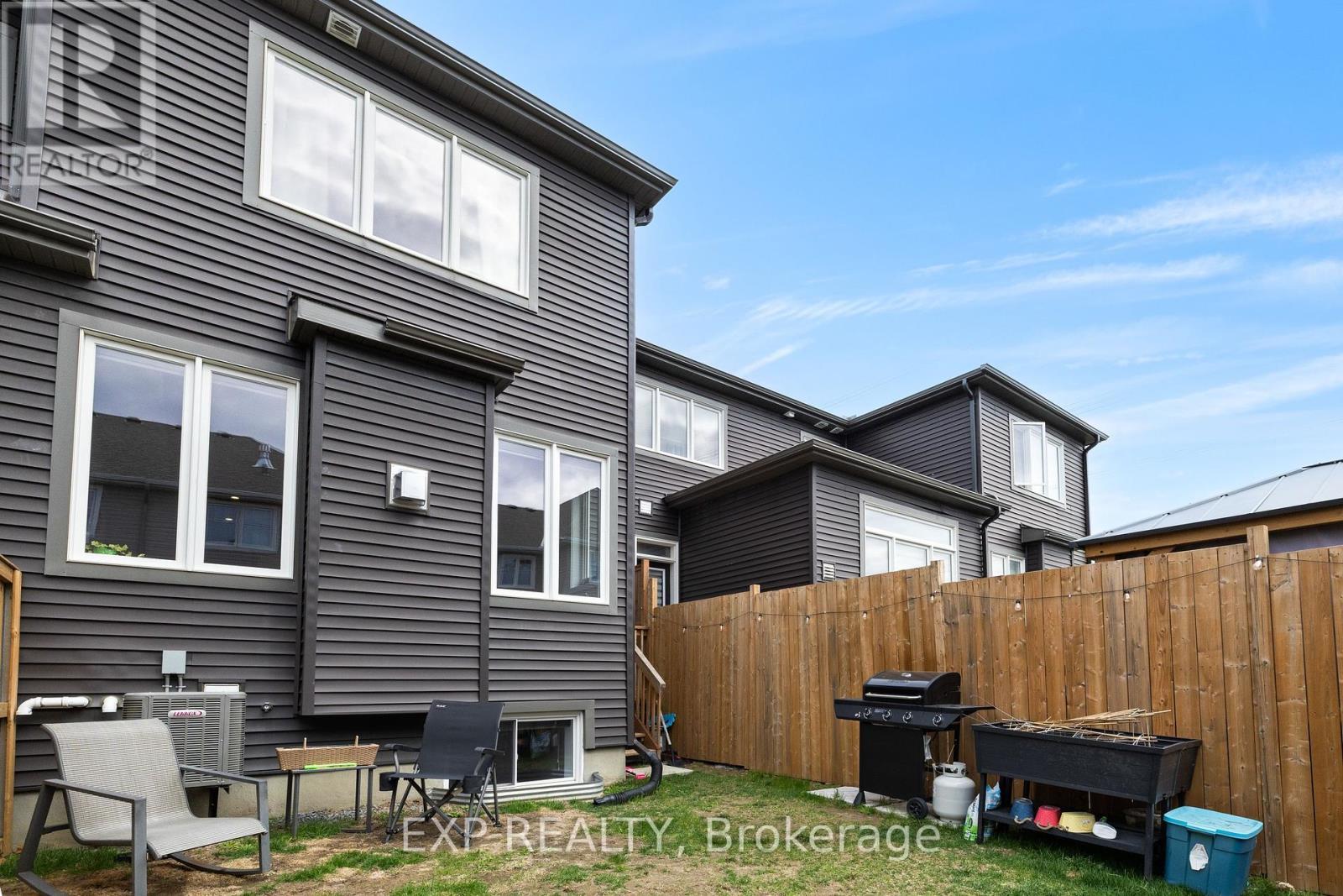 












63 JARDINIERE STREET

,
Ottawa,




Ontario
K2S2K5

