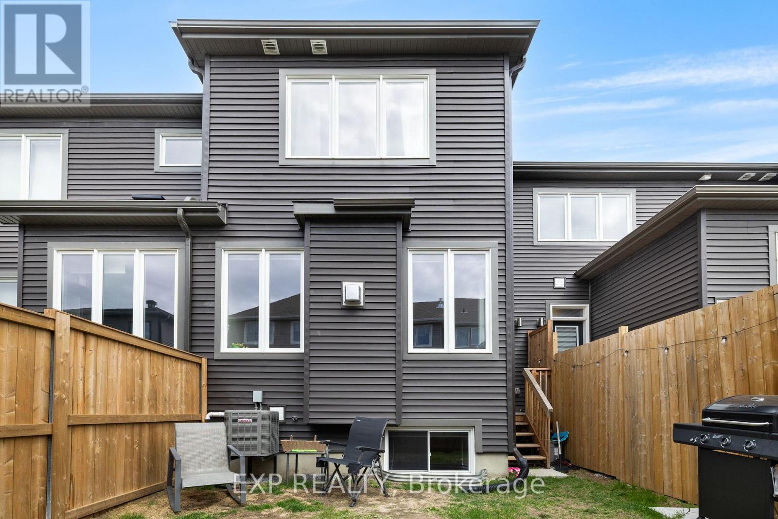












63 JARDINIERE STREET

,
Ottawa,




Ontario
K2S2K5

