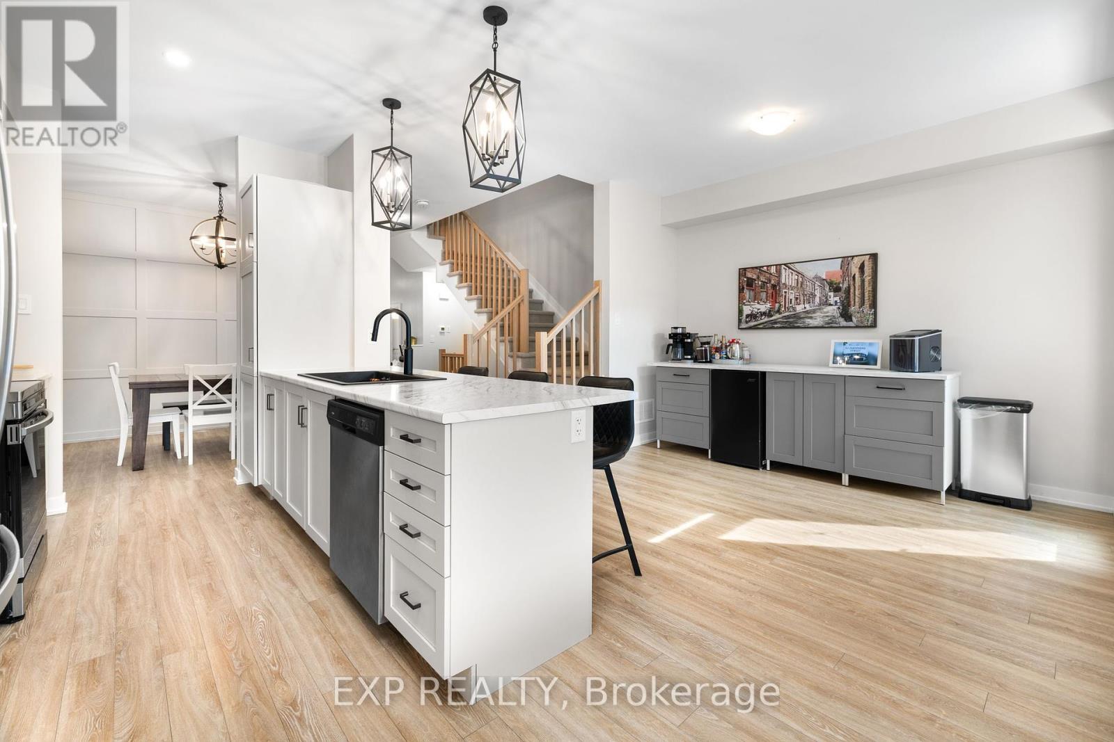 












63 JARDINIERE STREET

,
Ottawa,




Ontario
K2S2K5

