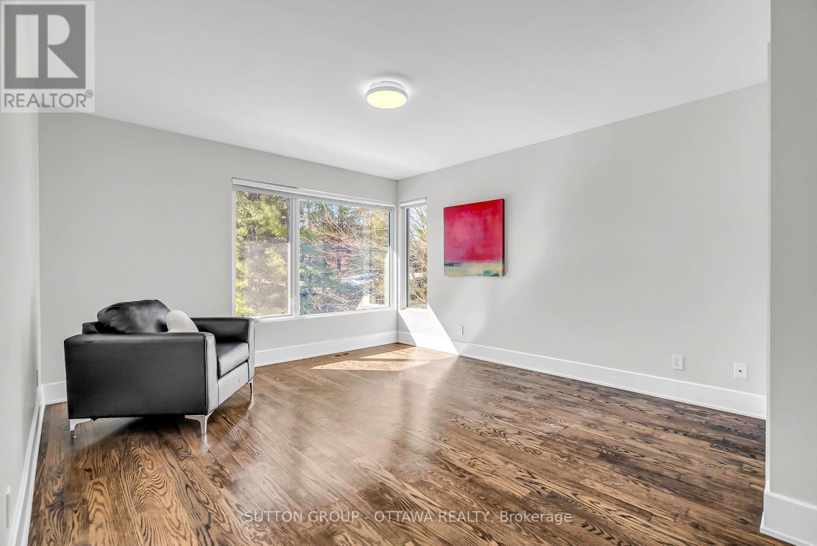 












333 SUMMIT AVENUE W

,
Ottawa,




Ontario
K1H5Z7

