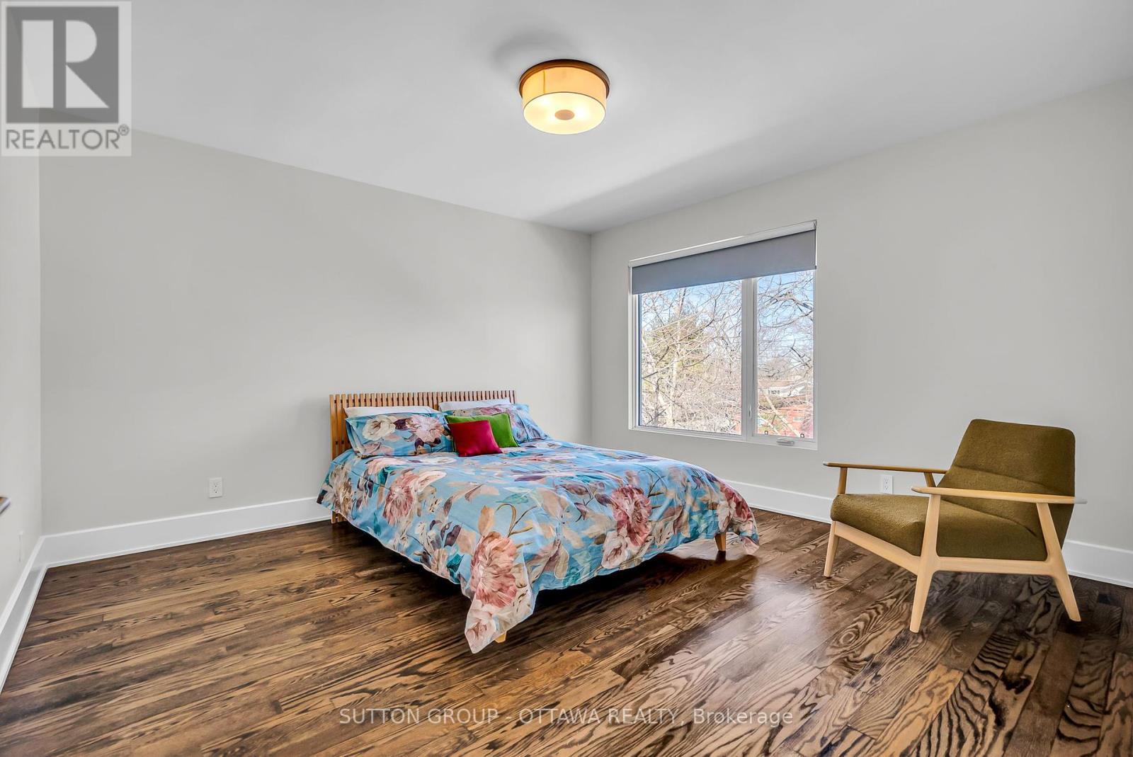 












333 SUMMIT AVENUE W

,
Ottawa,




Ontario
K1H5Z7

