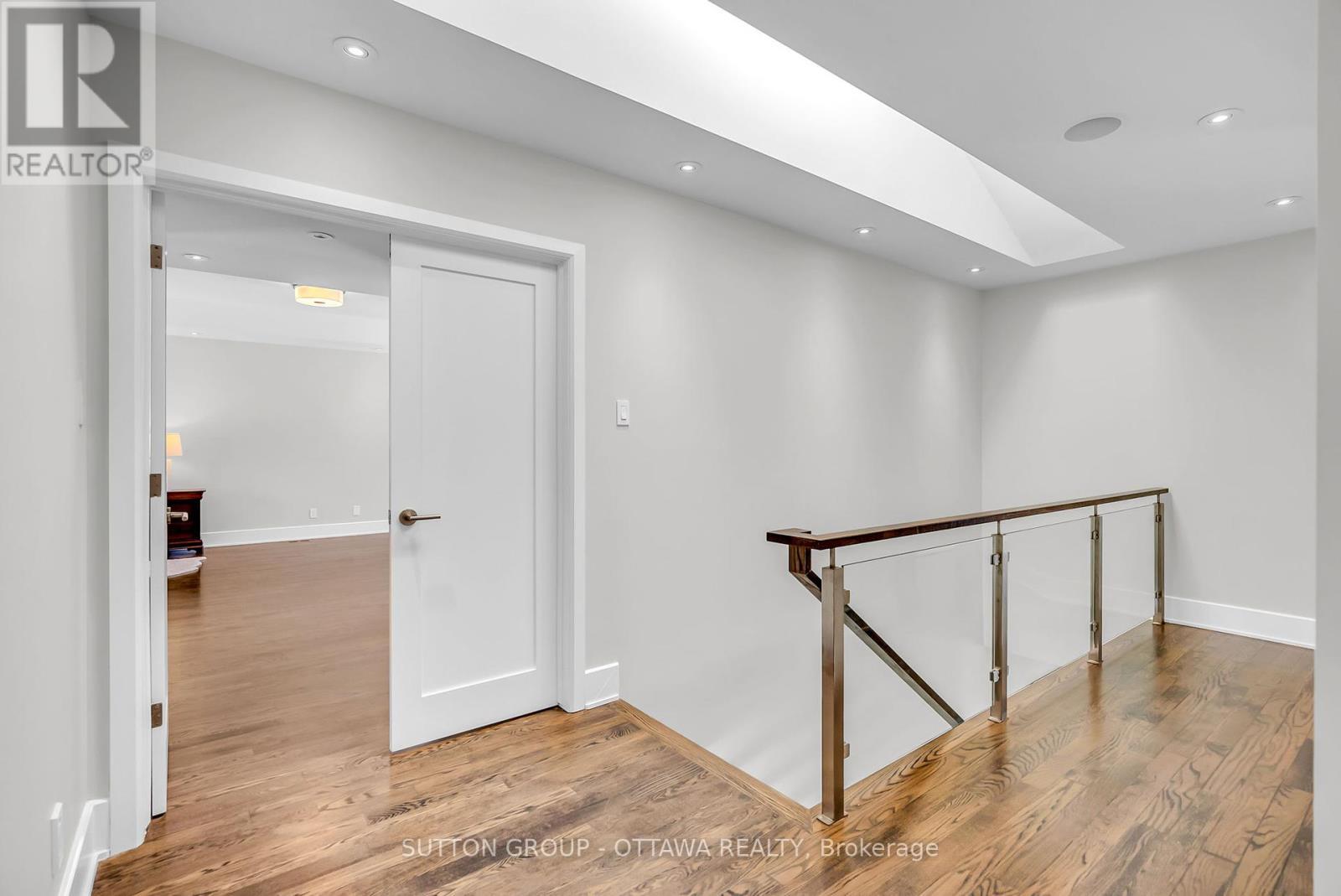 












333 SUMMIT AVENUE W

,
Ottawa,




Ontario
K1H5Z7

