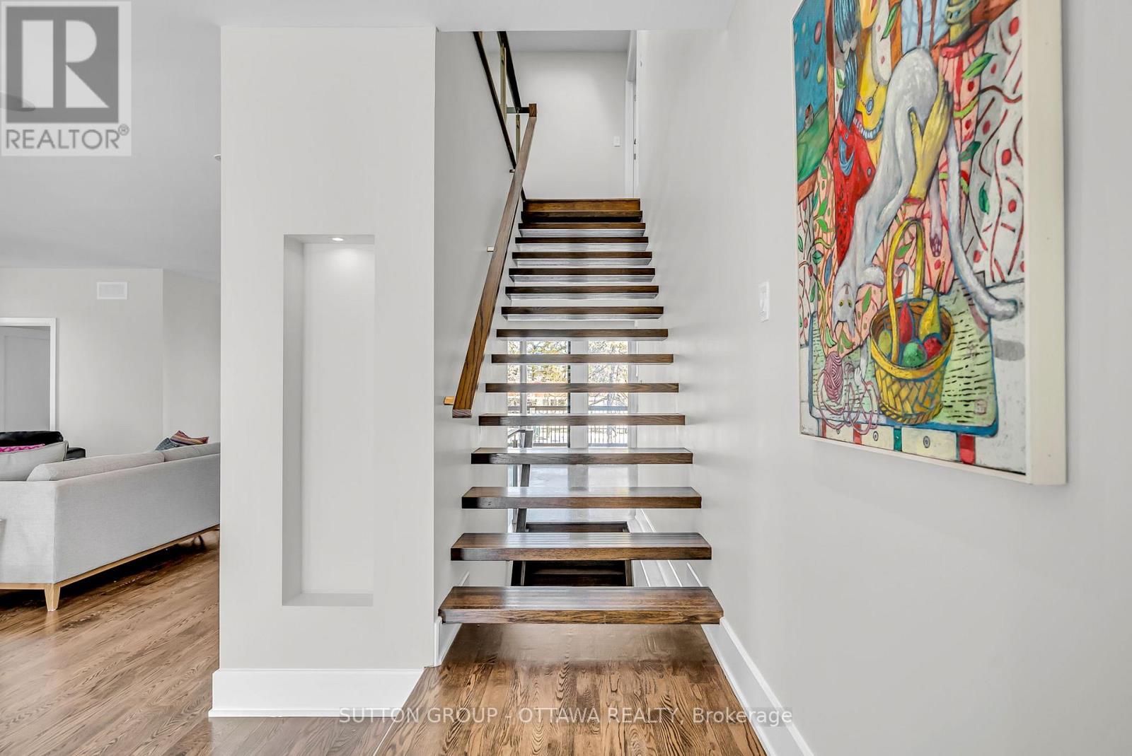 












333 SUMMIT AVENUE W

,
Ottawa,




Ontario
K1H5Z7

