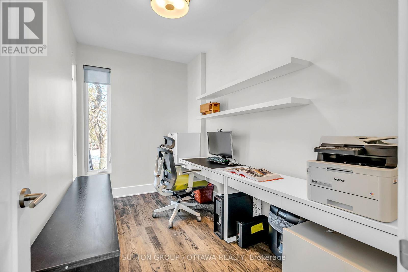 












333 SUMMIT AVENUE W

,
Ottawa,




Ontario
K1H5Z7

