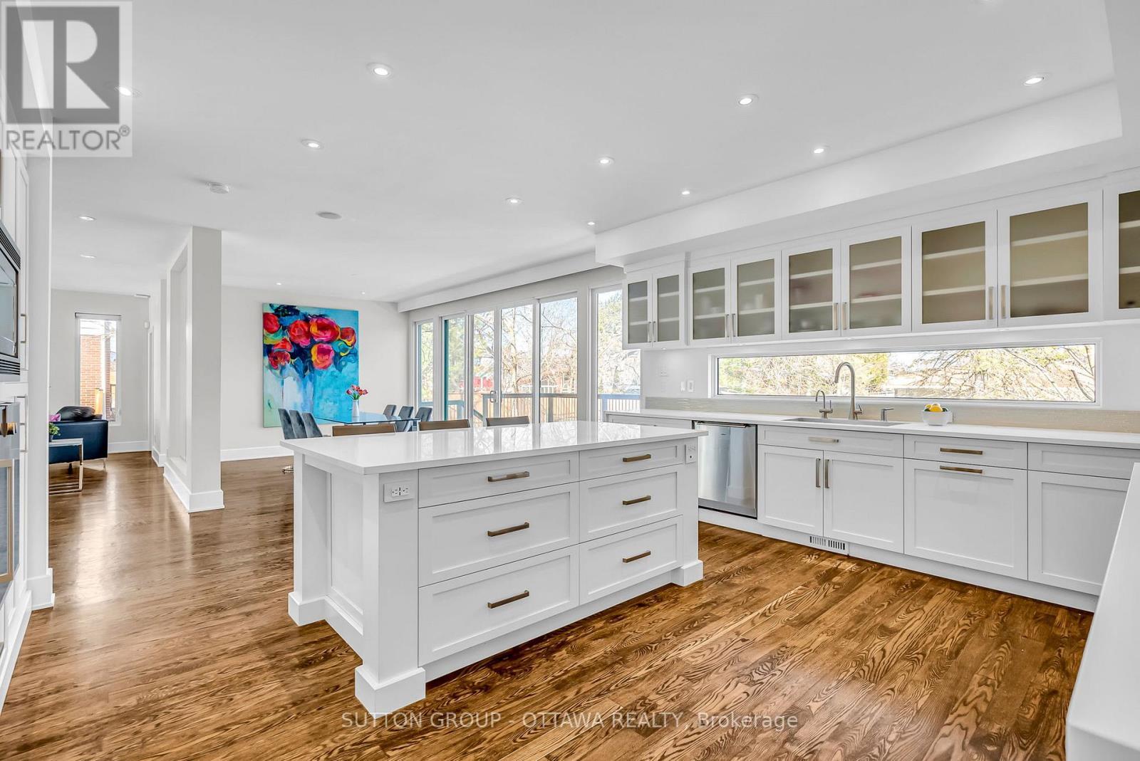 












333 SUMMIT AVENUE W

,
Ottawa,




Ontario
K1H5Z7

