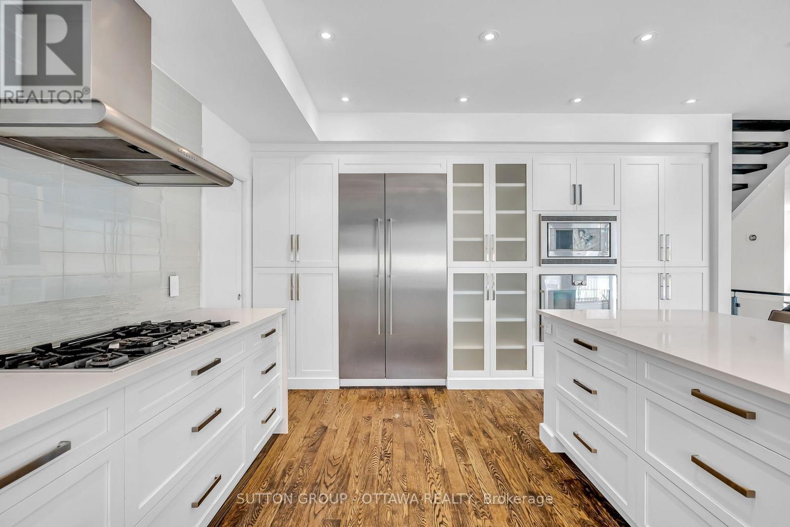 












333 SUMMIT AVENUE W

,
Ottawa,




Ontario
K1H5Z7

