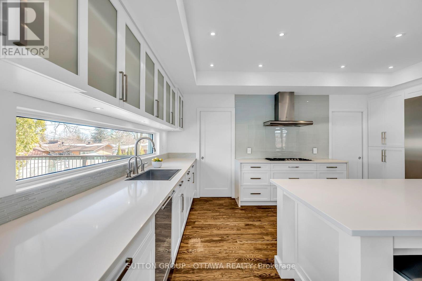 












333 SUMMIT AVENUE W

,
Ottawa,




Ontario
K1H5Z7

