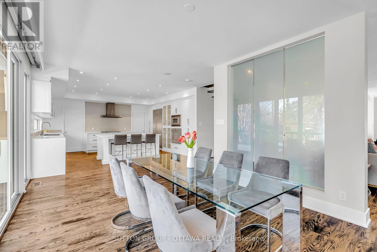 












333 SUMMIT AVENUE W

,
Ottawa,




Ontario
K1H5Z7

