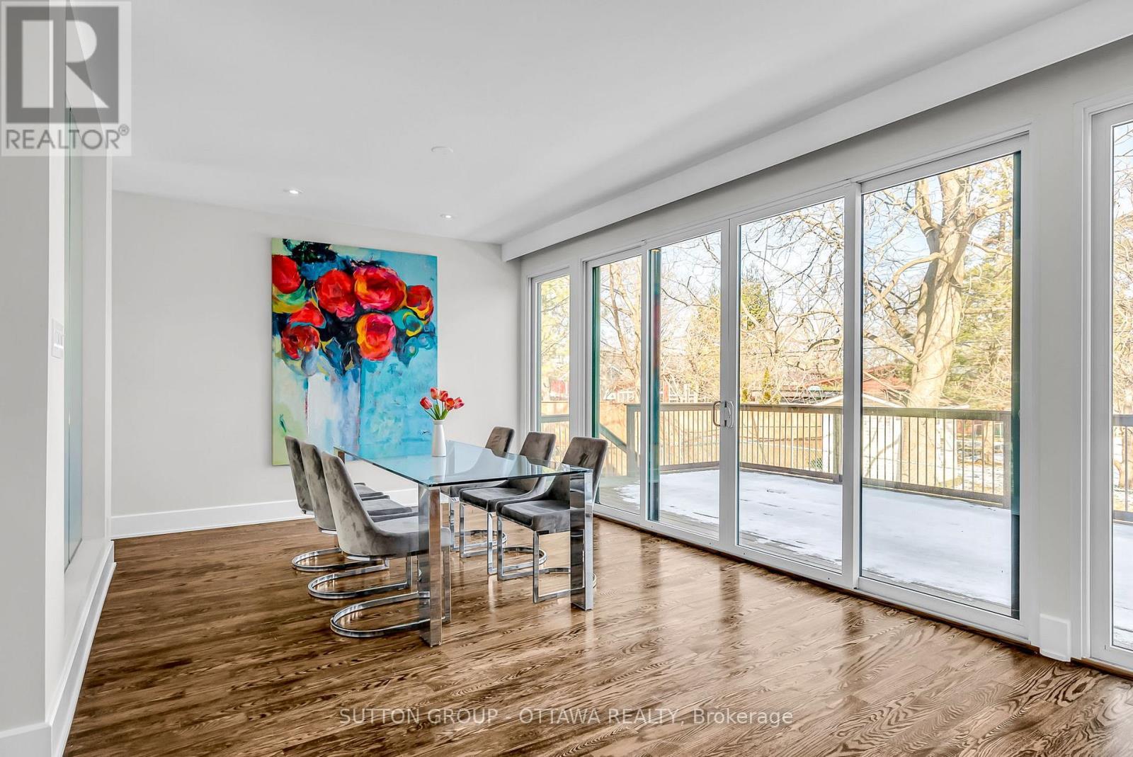 












333 SUMMIT AVENUE W

,
Ottawa,




Ontario
K1H5Z7

