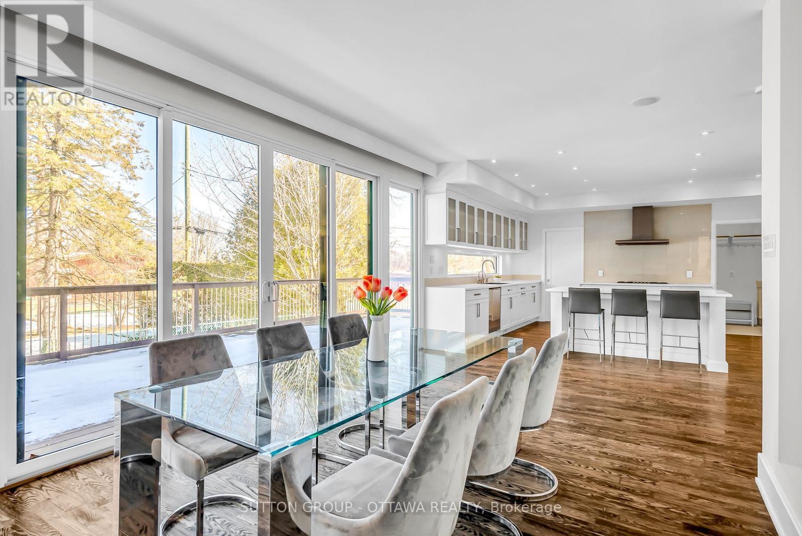 












333 SUMMIT AVENUE W

,
Ottawa,




Ontario
K1H5Z7

